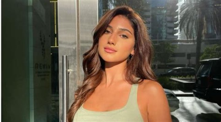 Sherin’s Beauty Height, Weight, Age, Boyfriend, Sisters