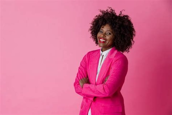 The 5 Most Slimming Colors That Aren't Black, Stylists Say