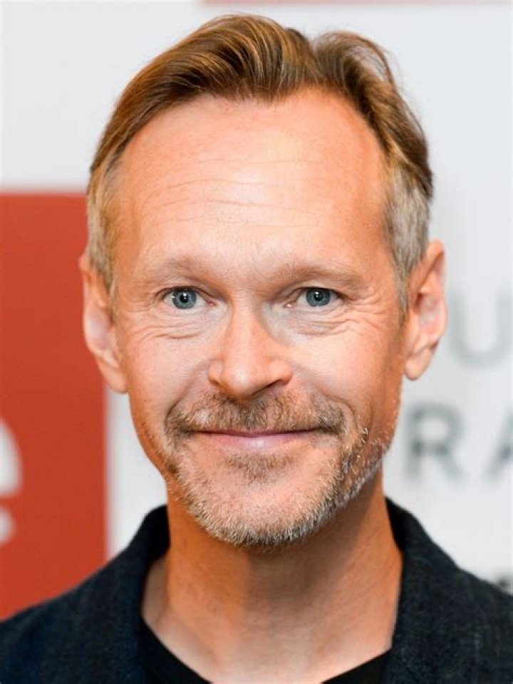 Steven Mackintosh Height, Weight, Age, Wife, Family