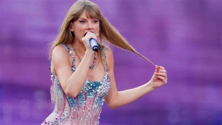 Taylor Swift Is Coming For The King – Ties With Elvis Presley’s Billboard 200 Record