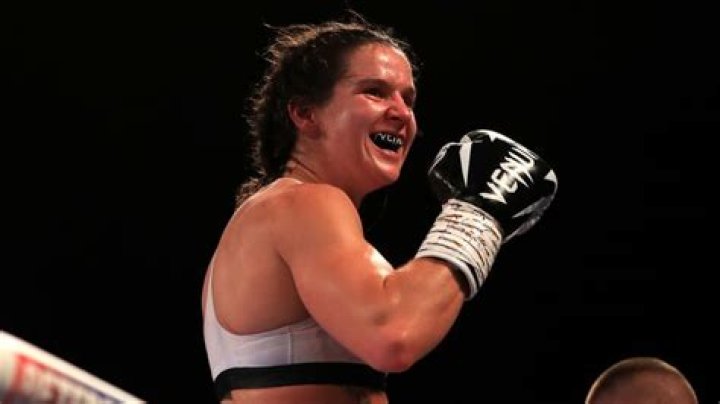 English Boxer Terri Harper's Net Worth, Relationship, Earnings, Fights
