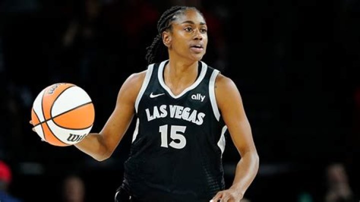 Tiffany Hayes WNBA Stats; How much does she Earn annually?