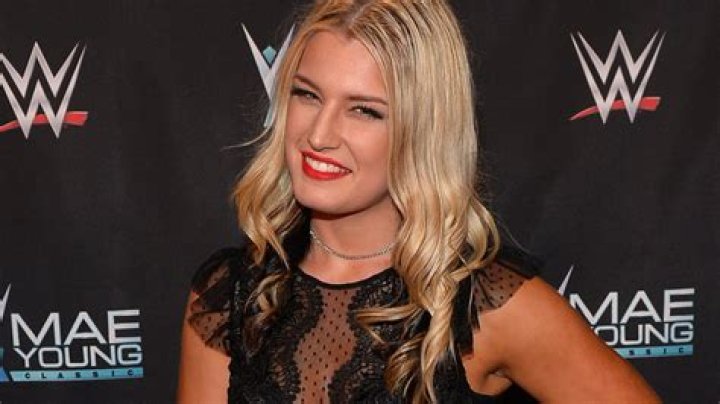 WWE Wrestler Toni Storm's Biography, Matches, Titles, Boyfriend, Age, Salary, Earnings and Net Worth