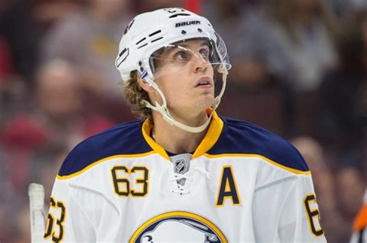 Tyler Ennis Biography-salary, net worth, married, affair, dating, children, career, affair, relationship, age, nationality, family, girlfriend