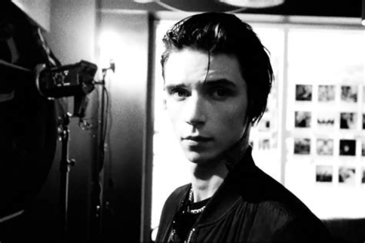 Watch the Music Video for Andy Black’s New Track “Ribcage” – Celeb Secrets