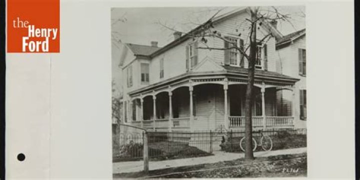 Where Did Henry Ford Grow Up?