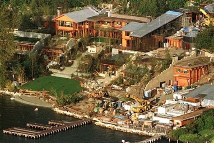 Where Does Bill Gates Live?