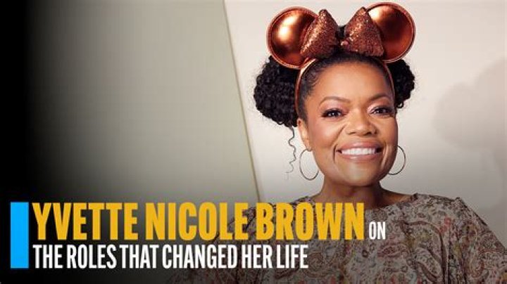 Yvette Nicole Brown Height, Weight, Age, Boyfriend, Facts, Biography