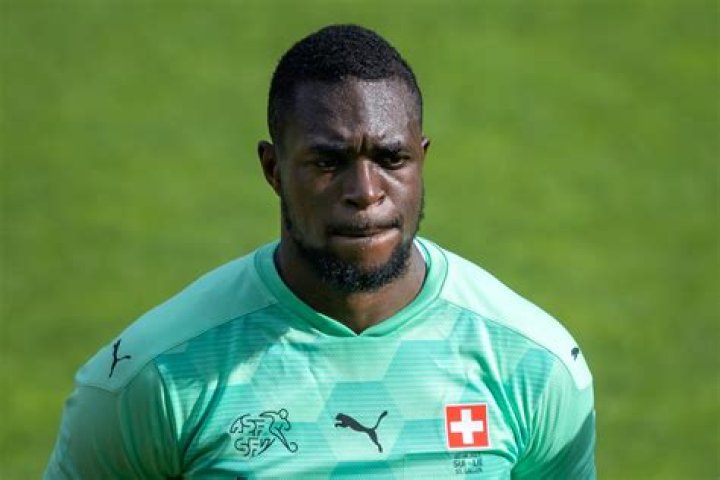 PSV's GK Yvon Mvogo Contract, Salary, and Net Worth (Bio, Age, Family, Girlfriend, Affair)