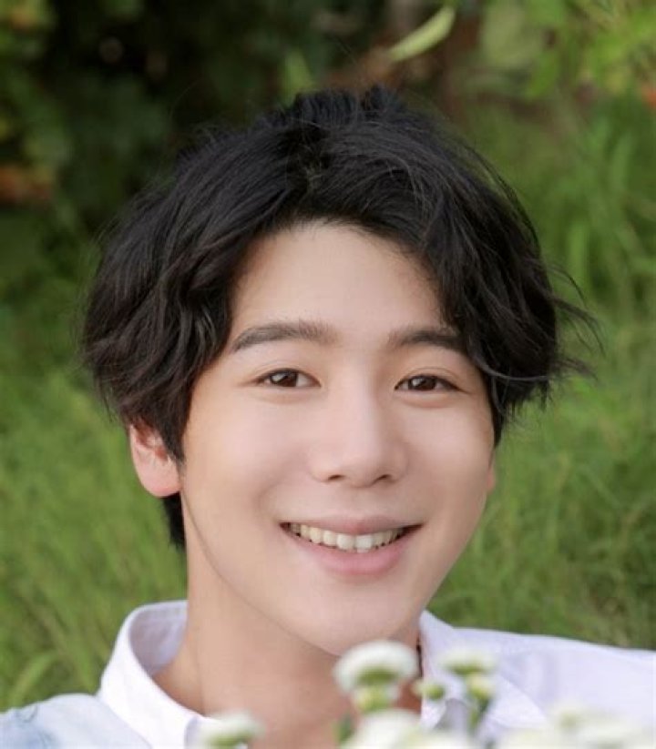 Zhu Kang Li Height, Weight, Age, Body Statistics